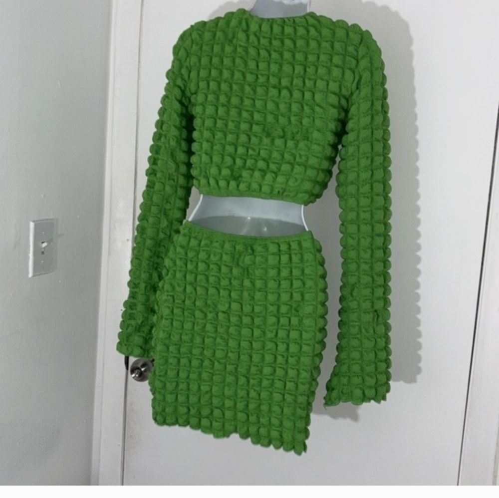 Green Textured Two-Piece Set - Picture 3 of 4
